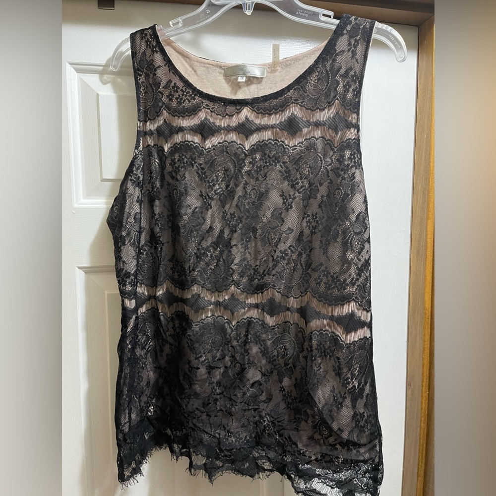 One 7 Six 1X Nude with black lace overlay tank top